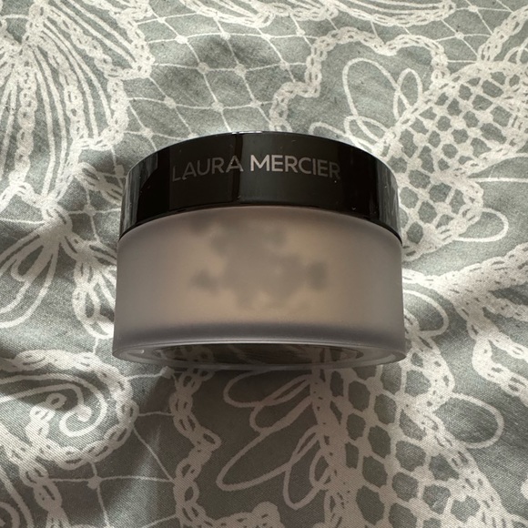 Laura Mercier translucent loose setting powder NIB - Picture 3 of 10